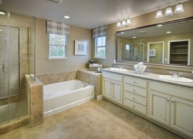 Building Photo - Beautiful Home in Lincoln! - 27 E Street