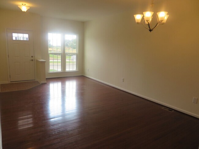 Building Photo - Spacious, Large, Luxury 3 Bedroom Townhouse in Hockessin, Delaware