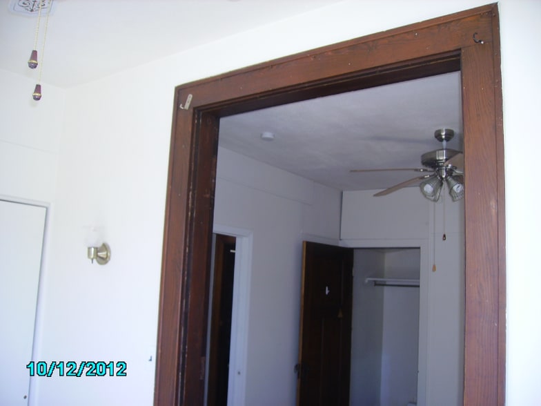 Building Photo - 3922 S Madison Ave