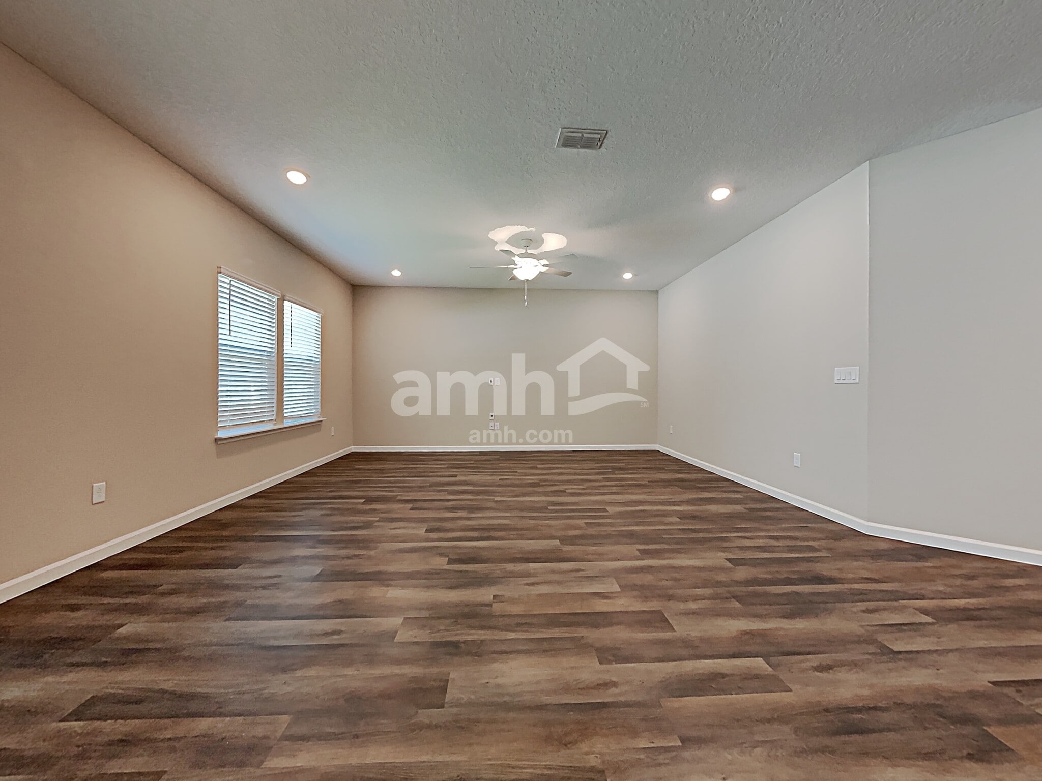 Building Photo - 225 Stone Arbor Ln