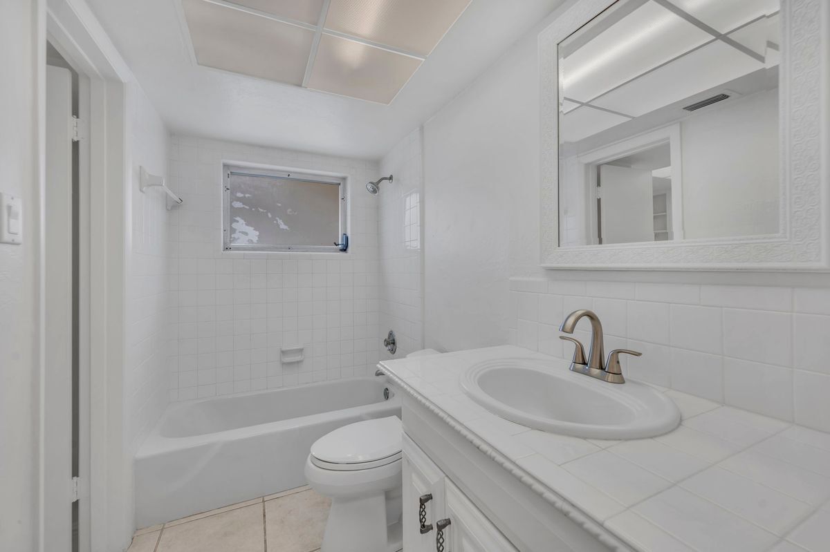 Building Photo - 656 Binnacle Dr