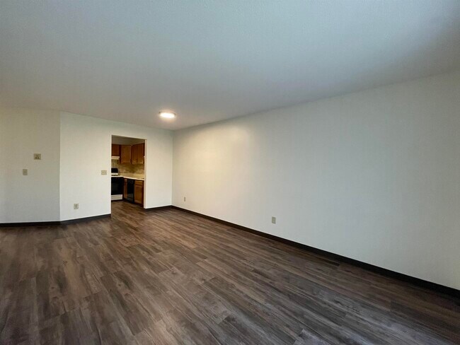 Building Photo - 379 Huse Rd