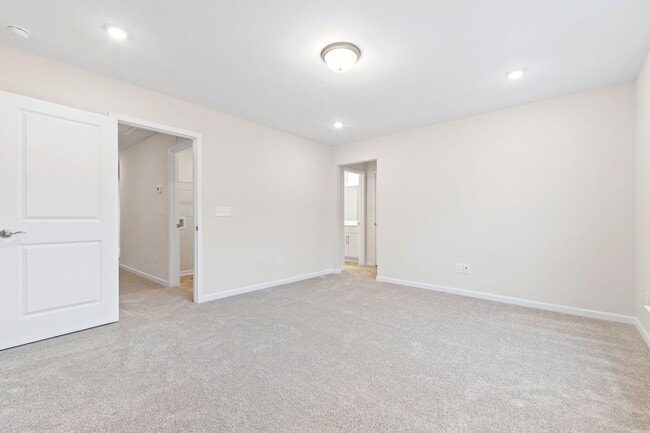 Building Photo - Well Appointed 3-Bedroom Townhome in Durham!