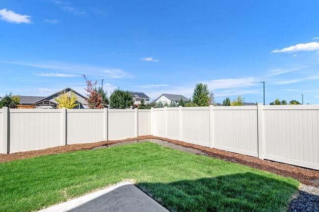 Building Photo - $200.00 Move in Special for September / Oc...