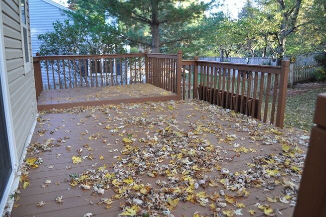 Building Photo - 15 Whispering Dr