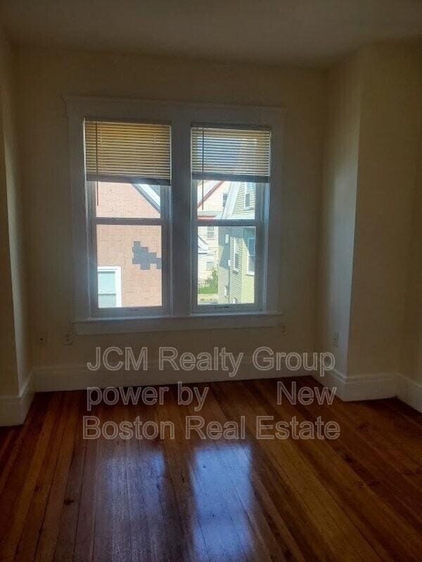 Building Photo - 12 Gayland St