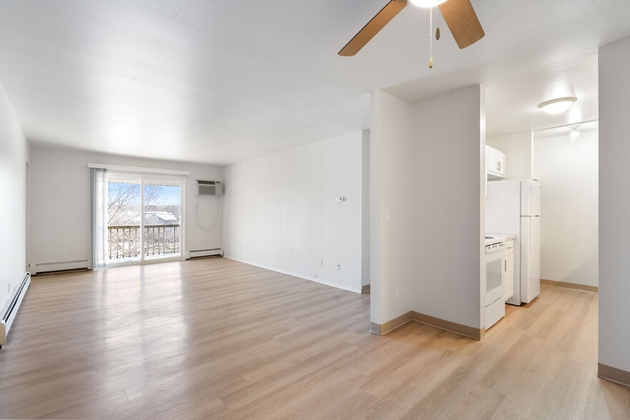 Building Photo - Springdale Apartments