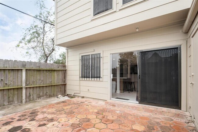 Building Photo - 14711 Barryknoll Ln
