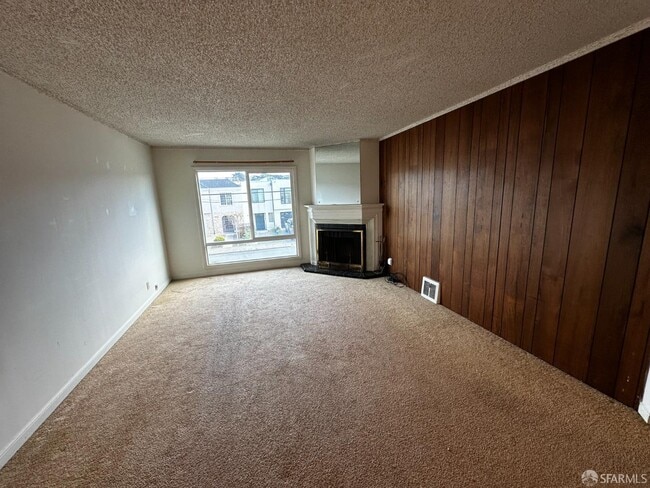 Building Photo - 1823 42nd Ave