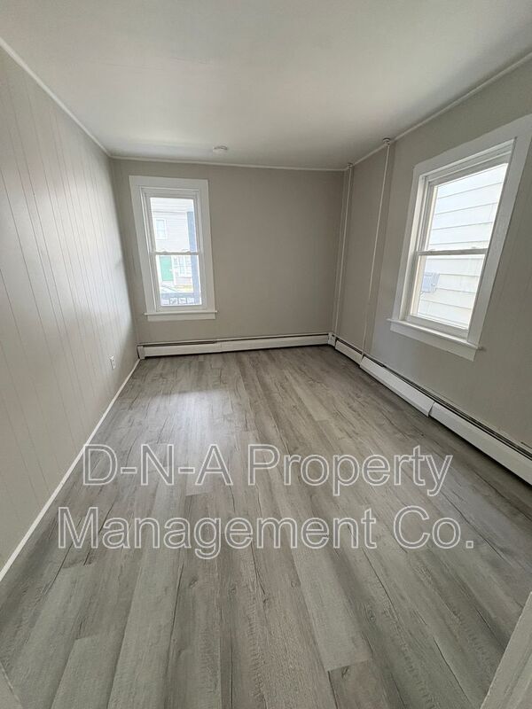 Building Photo - 117 N 9th St