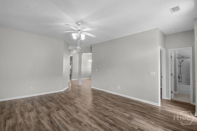 Building Photo - 201 Foxbury Square