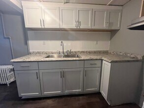 Building Photo - 1727 Reaney Ave E