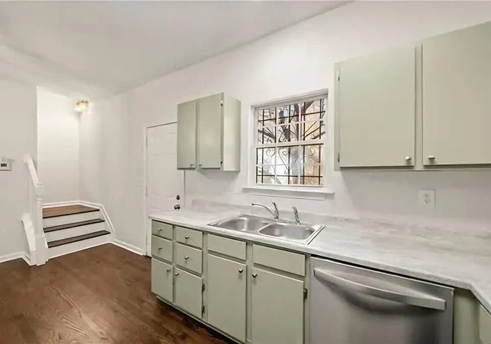 Building Photo - 1021 Ada Ave NW