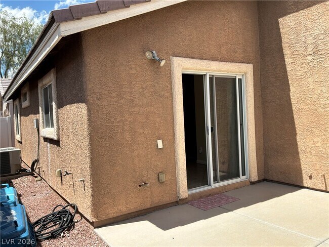 Building Photo - 5415 Blue Oat Ave