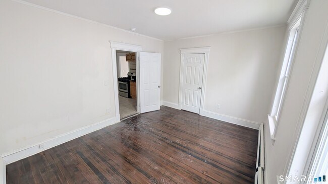 Building Photo - 15 June St