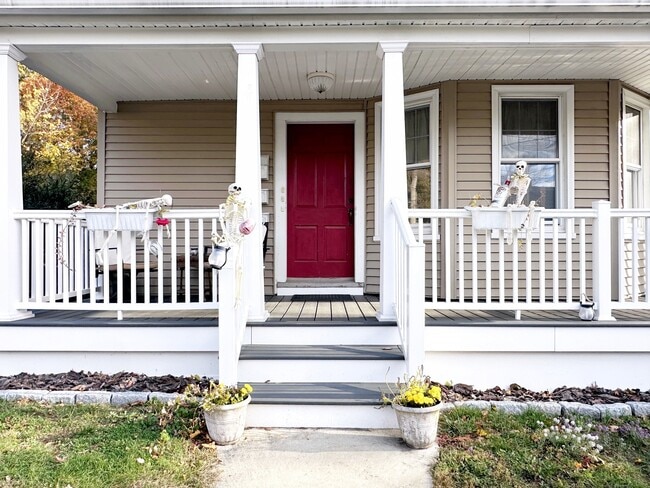 Building Photo - 76 Nichols Ave