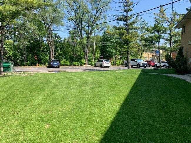 Building Photo - 3536 S 77th St