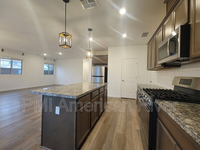 Building Photo - 4033 Haflinger Way