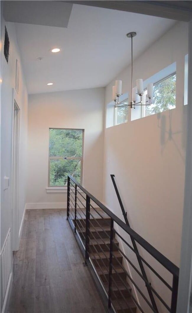 Building Photo - Modern Newer Townhome Across Frm UT