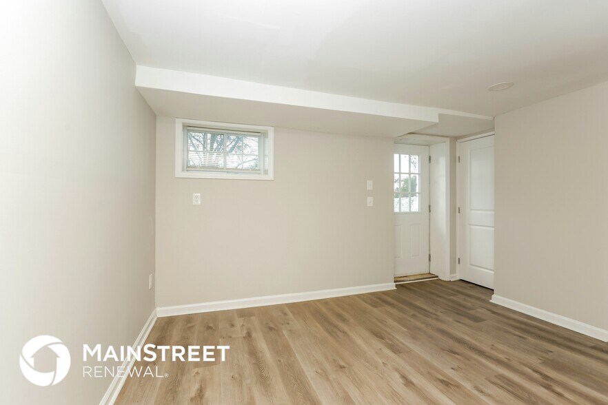 Building Photo - 307 W Due West Ave