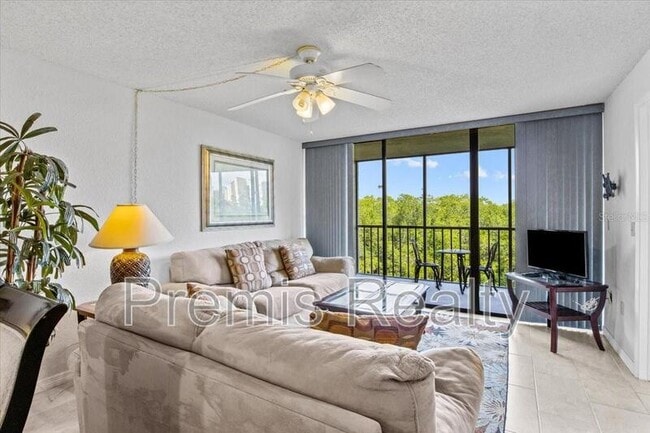 Building Photo - 900 Cove Cay Dr
