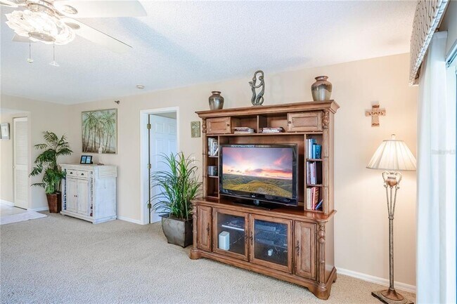Building Photo - 821 Waterside Dr