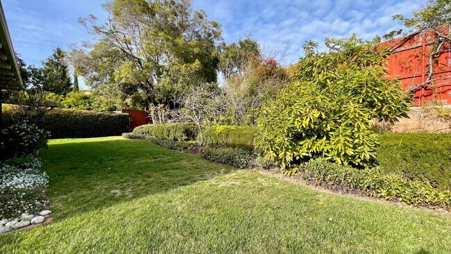 Building Photo - Single-Level in the Anholm Tract Downtown SLO with A/C and Great Backyard