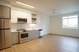 Building Photo - Modern 3rd Floor Studio with Condo-Grade Finishes!