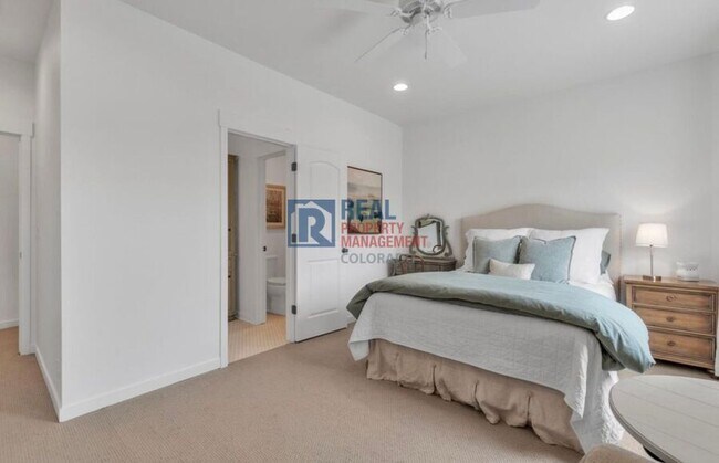 Building Photo - 16550 Umatilla Pl