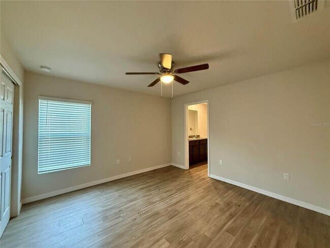 Building Photo - 14 Serene Pl