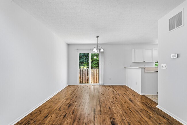Building Photo - 1113 Green Knoll Dr