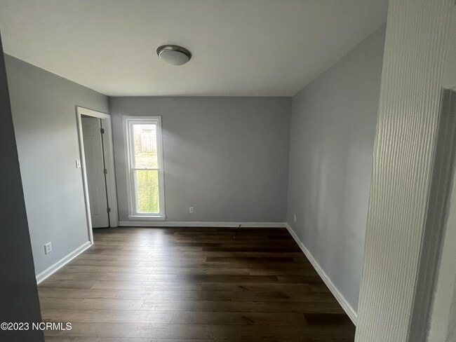 Building Photo - 3337 Redfox Rd