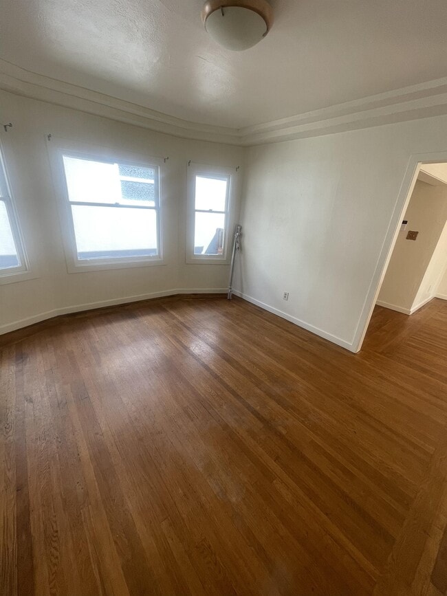 Building Photo - 2414 McGee Ave