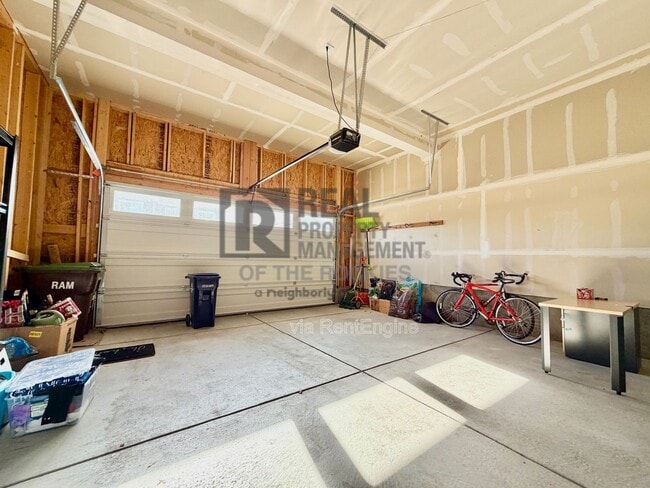 Building Photo - 1203 Bon Homme Richard Dr