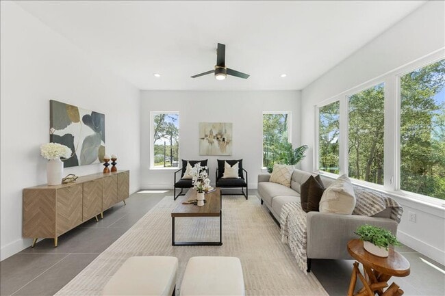 Building Photo - 110 Diamond Head Dr