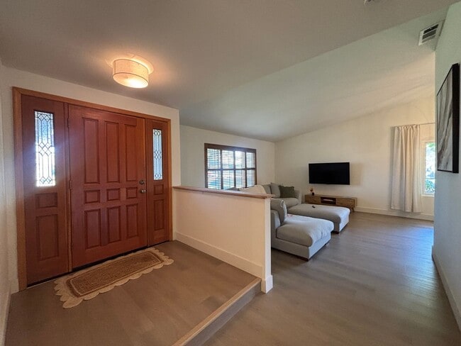 Building Photo - Beautiful Single-Story Gem in Vacaville!
