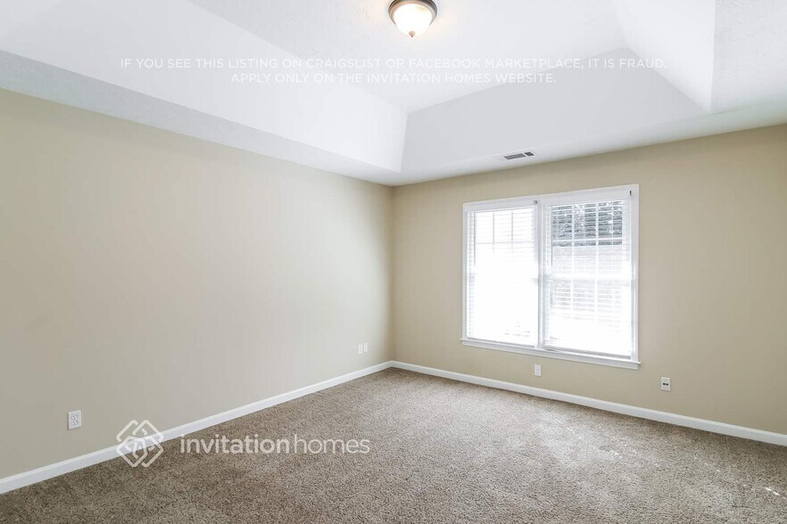 Building Photo - 3061 Lakecrest Dr