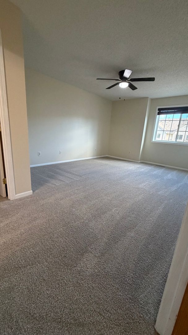 Building Photo - Freshly painted 3BD/2BA Townhome * Rosemount * Available Now