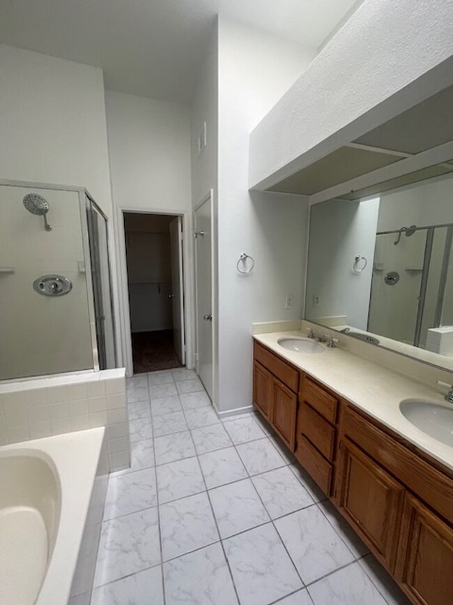 Building Photo - 2235 Indigo Hills Dr