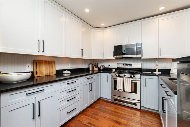 Building Photo - 18 Highland Ave