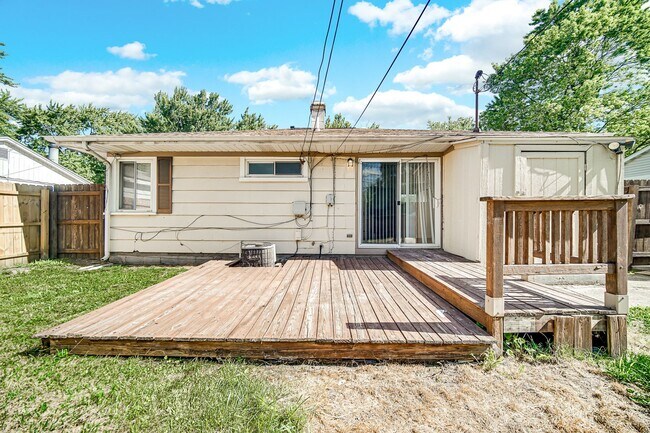 Building Photo - 3 Bedroom 1 Bathroom House for Rent!