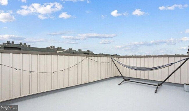 Building Photo - 3121 Beachview Ln