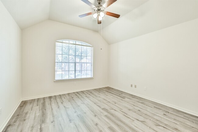 Building Photo - 13006 Peach Meadow Dr