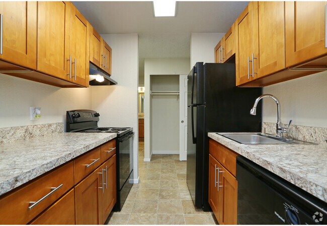 2BR, 1BA - 980 SF - Pacific Park Apartment Homes