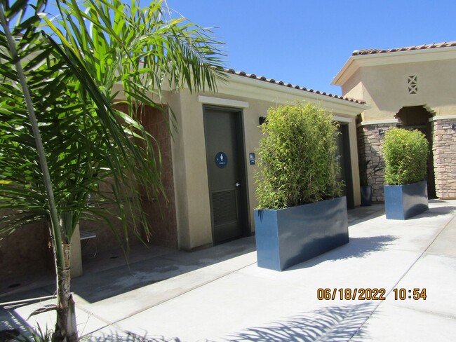 Building Photo - Beautiful Newer Two Story Home in The Gate...