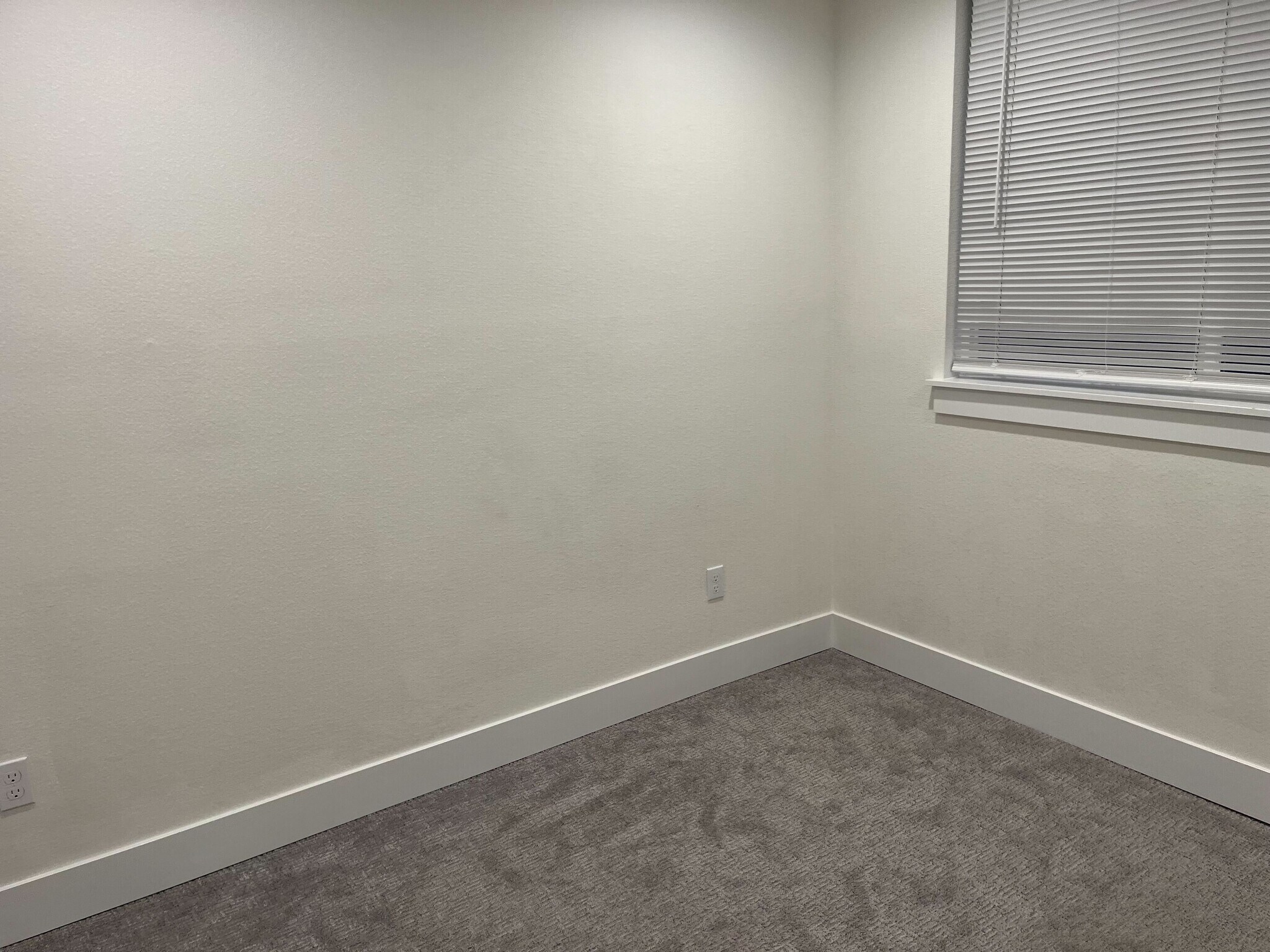 Building Photo - 1298 Beach Ave