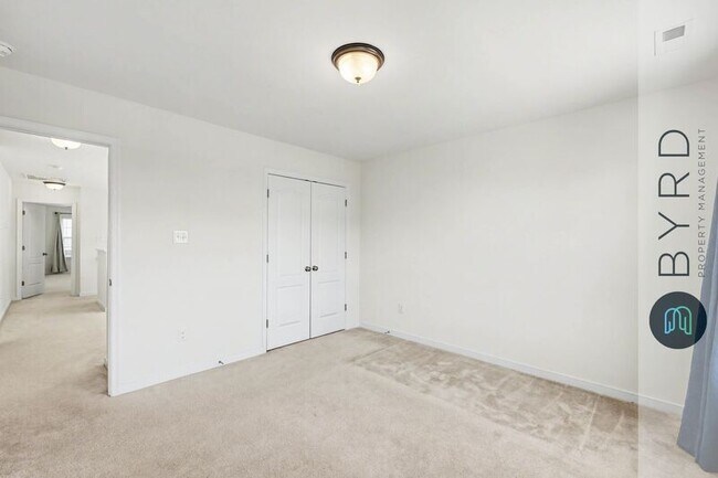 Building Photo - 16921 Thornapple Run