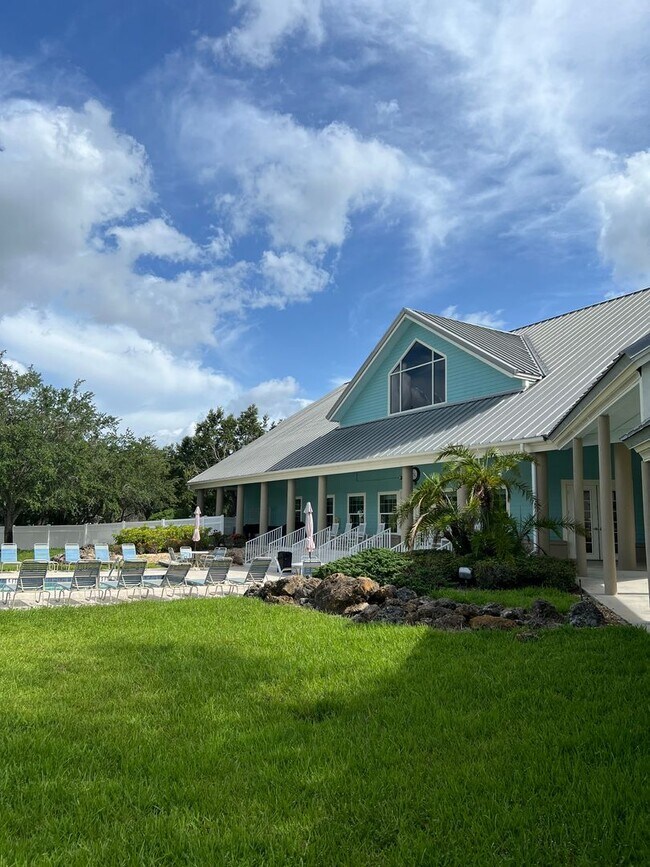 Building Photo - Heritage Oak Park Gated Commmunity
