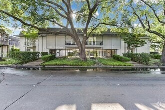 Building Photo - 3300 Yorktown St