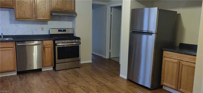 Building Photo - 2001 Corning Ave